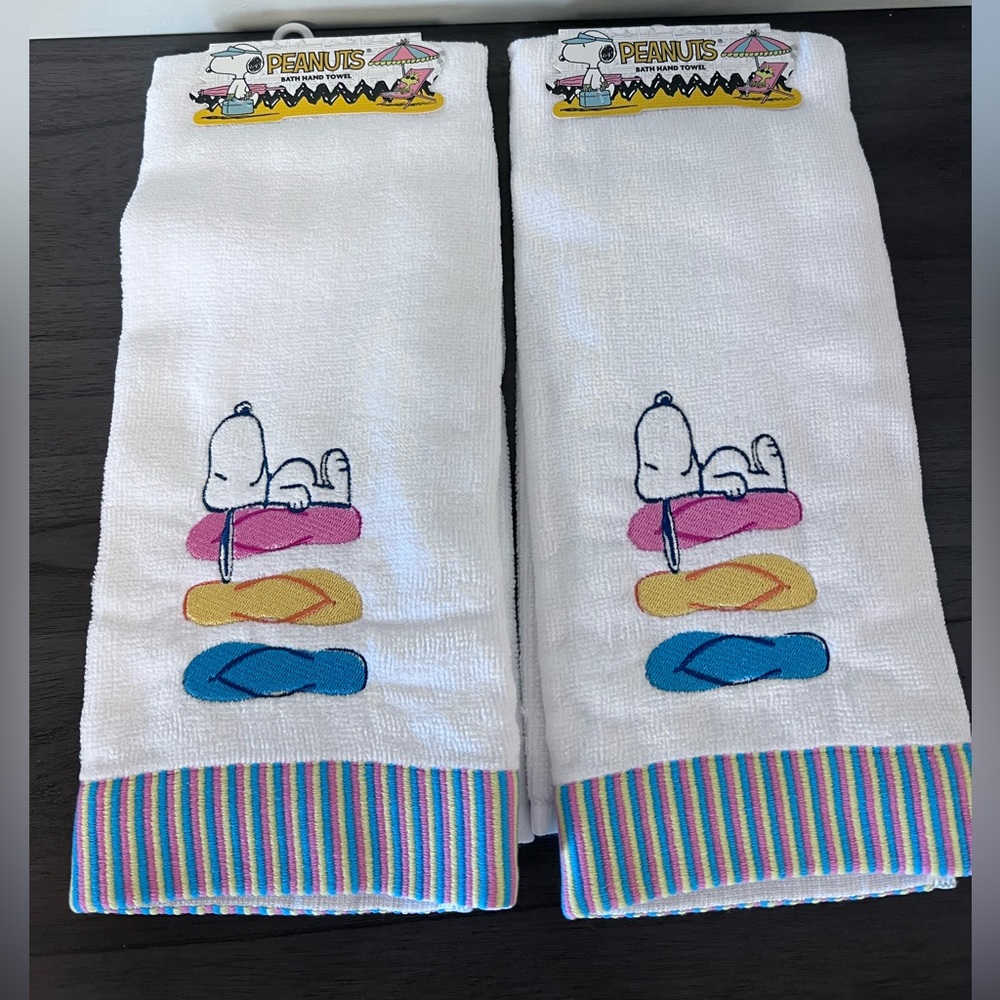 2 Peanuts Bath Hand Towels with Black and White Comic Design